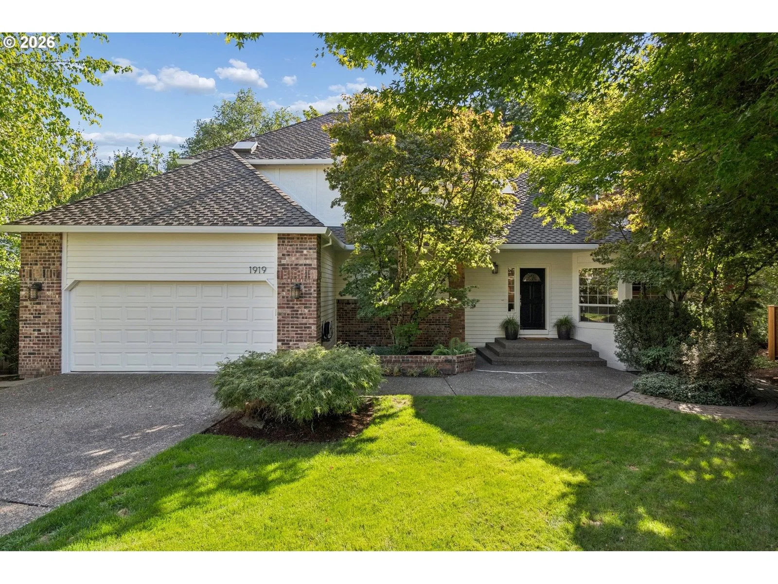1919 NW RUNNYMEADE CT